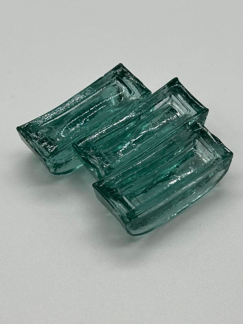 ガラスの戸車　レトロ瓶　ガラス　ペロペロ