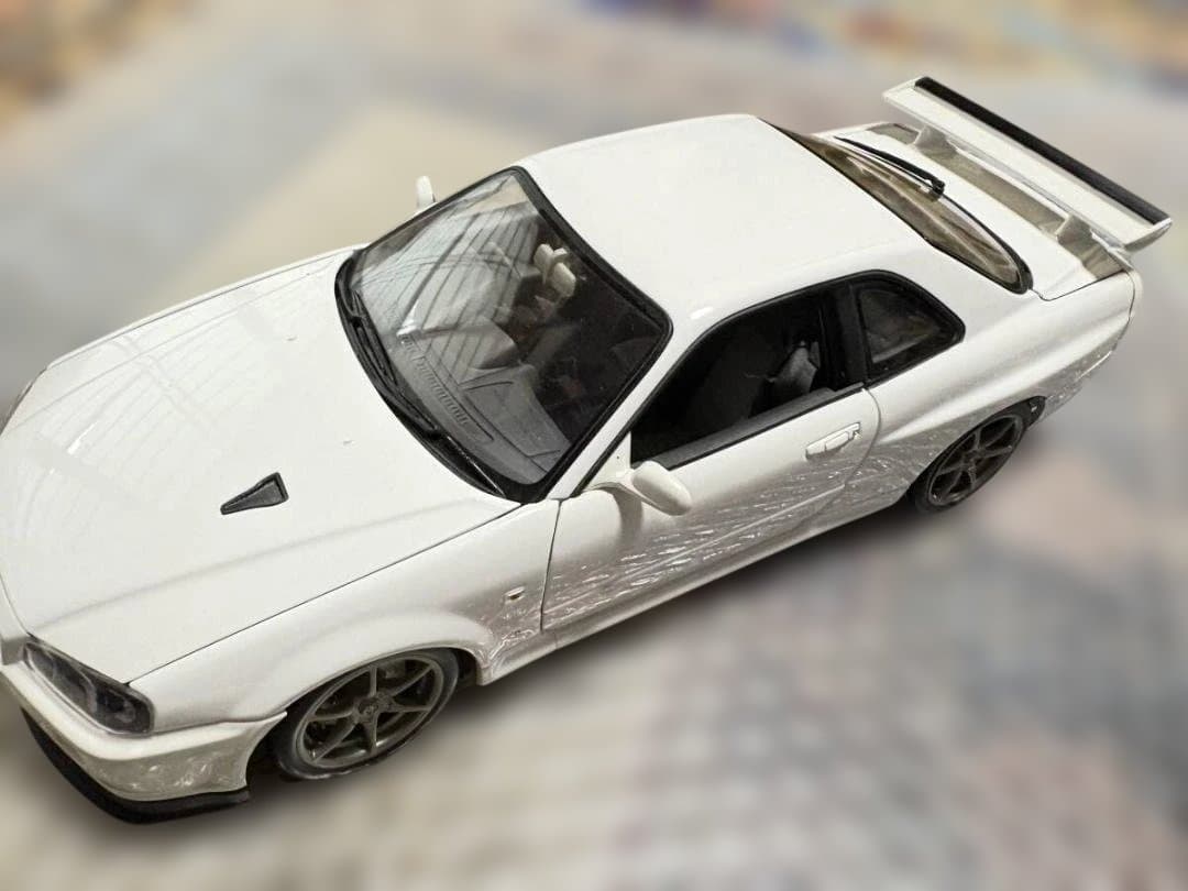 オートアート ミレニアム 1/18 GT-R R34 VスペックII ホワイト