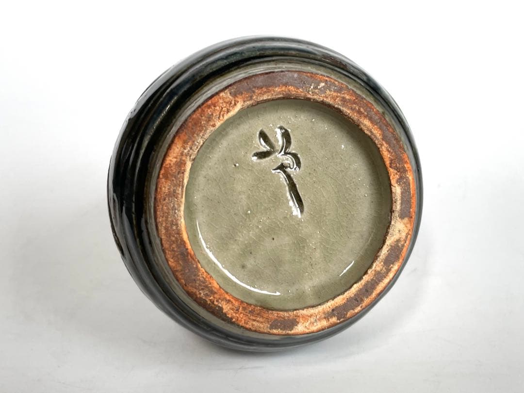 人間国宝　陶芸家　金城次郎　徳利　魚文様　沖縄　やちむん　酒器　共箱　宮城須美子