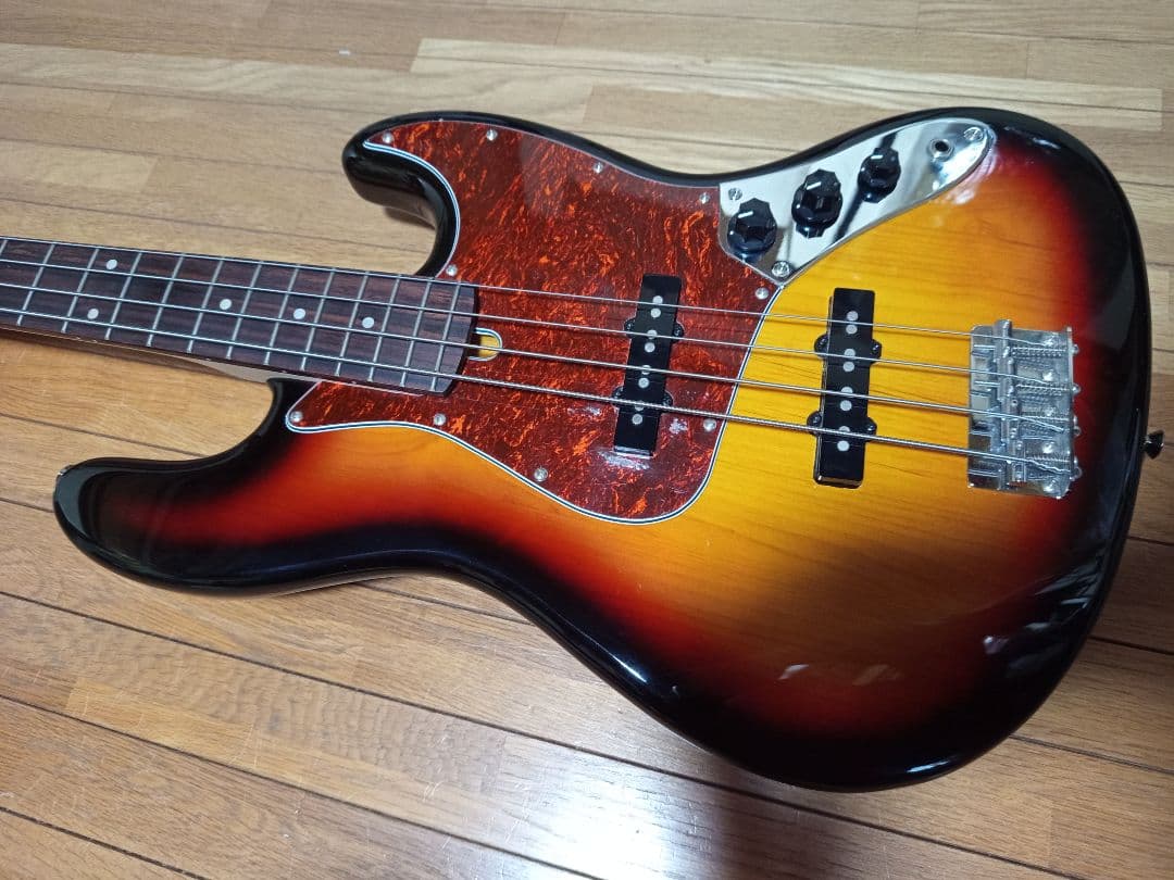 Bacchus ユニバース ジャズベース サンバースト バッカス