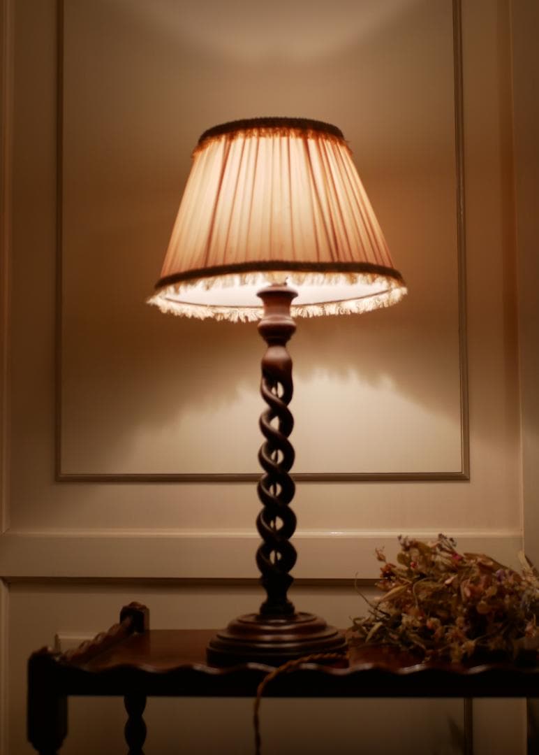 希少　イギリスアンティーク　ツイストのランプスタンド