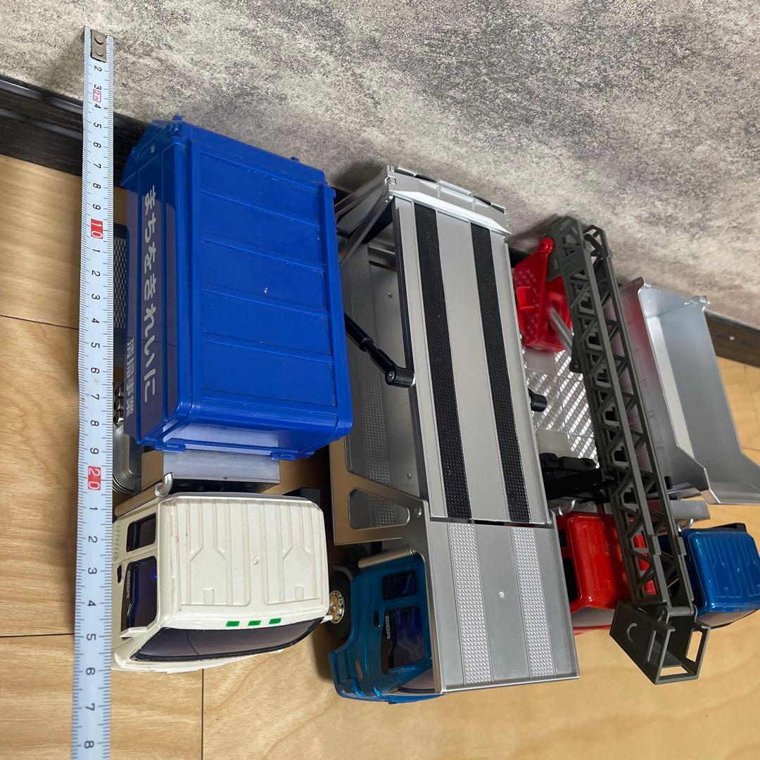 いすゞ　トラック　ゴミ収集車　 はしご車　建設機械　他ミニカーセット