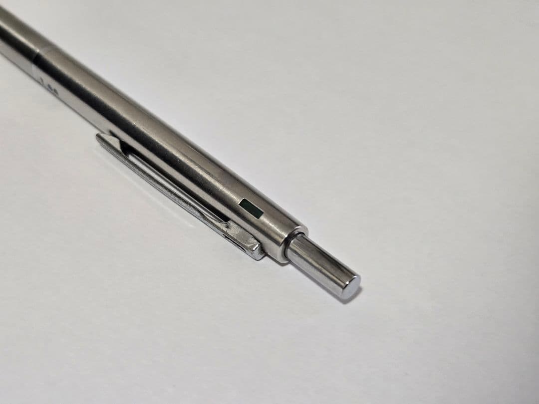 振り子式4色ボールペン