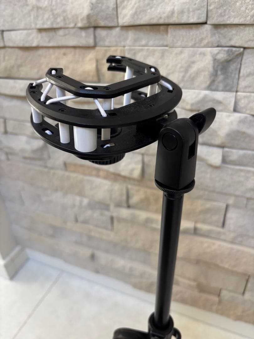 LEWITT マイク ショットマウント　on-staged 台座付き