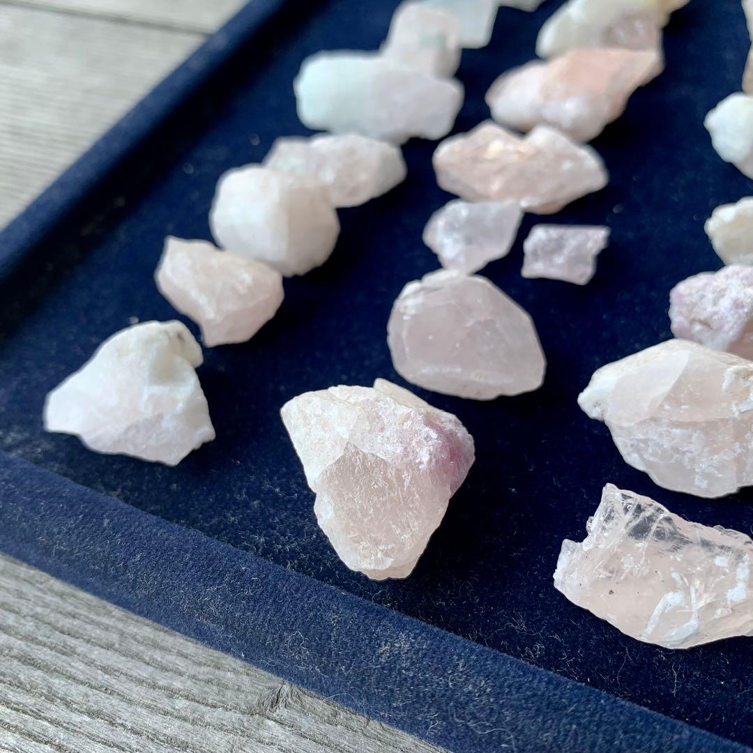 モルガナイトの結晶セット/89個