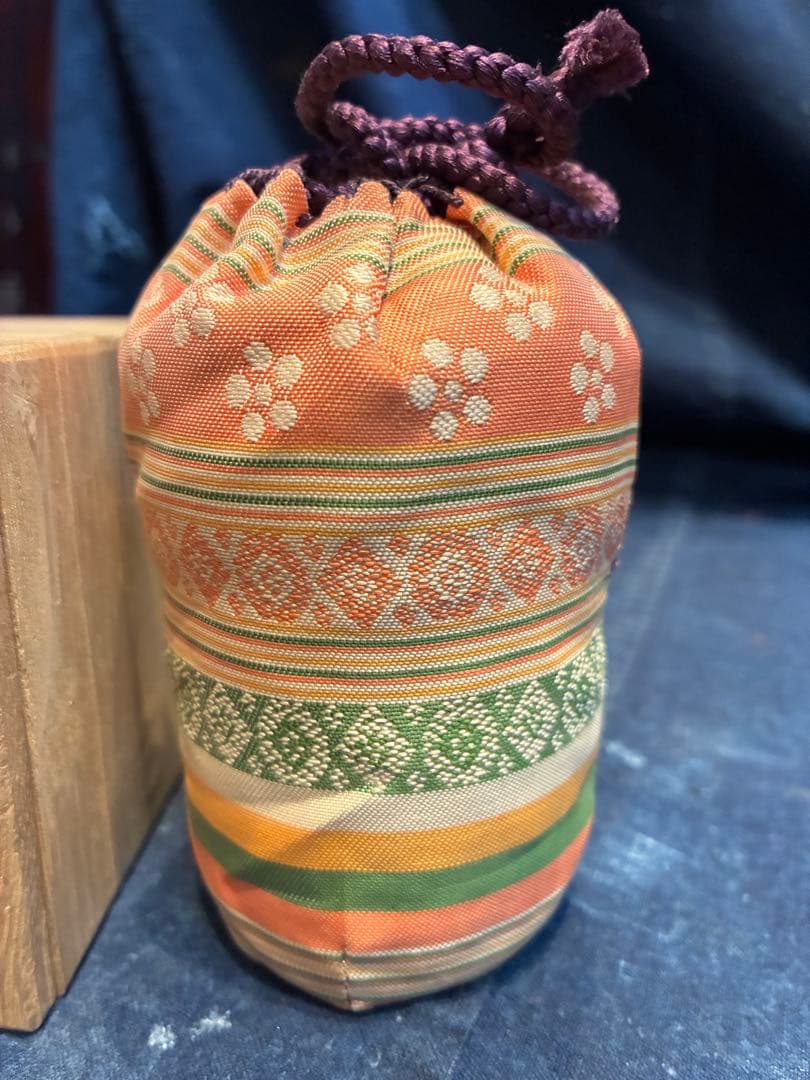 信楽茶入　今井桂秋（作)　共箱　仕服(梅花散らし間道) 茶道具