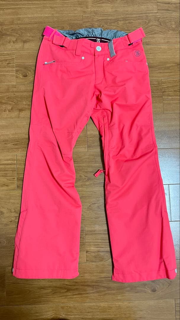 【新品未使用】スノーボードウェア ジャケット&パンツセット　レディース