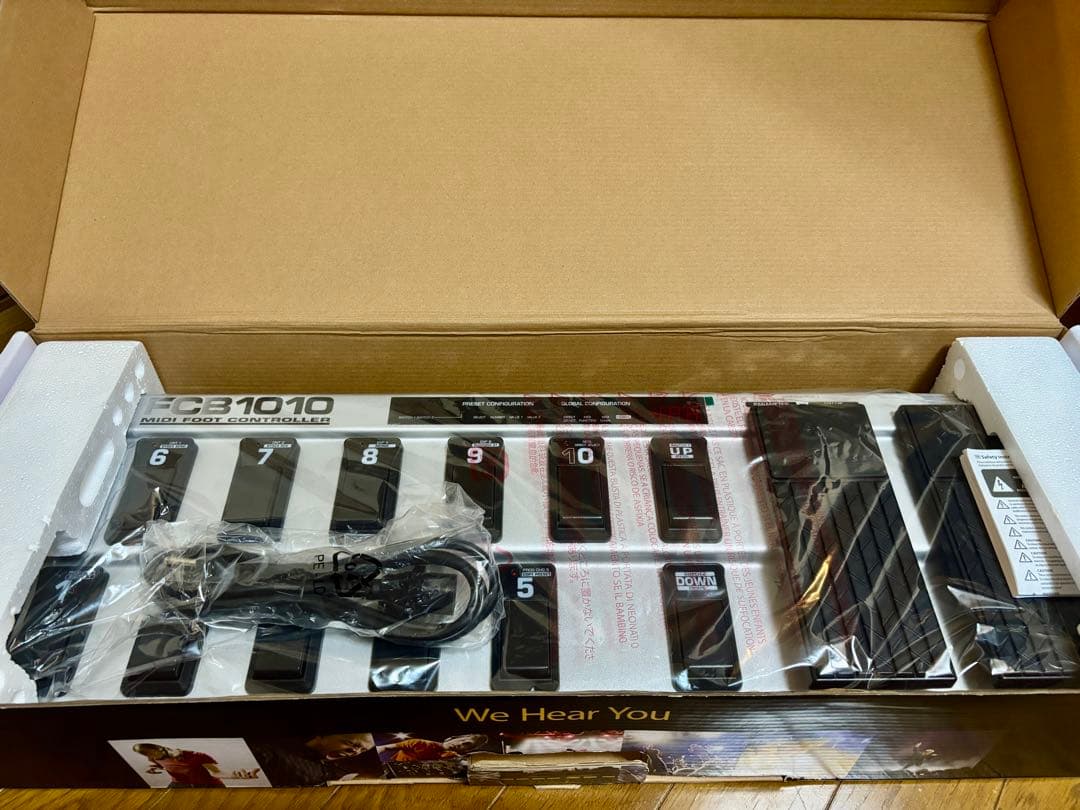 新品未使用 BEHRINGER FCB1010 MIDIフットコントローラー