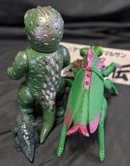 ミニラ（ブルマァク復刻）＆カマキラス（マルサン）ソフビフィギュア２体セット＋１