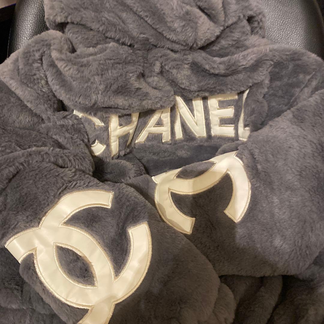 CHANELもこもこパーカーアウターグレー ノベルティ