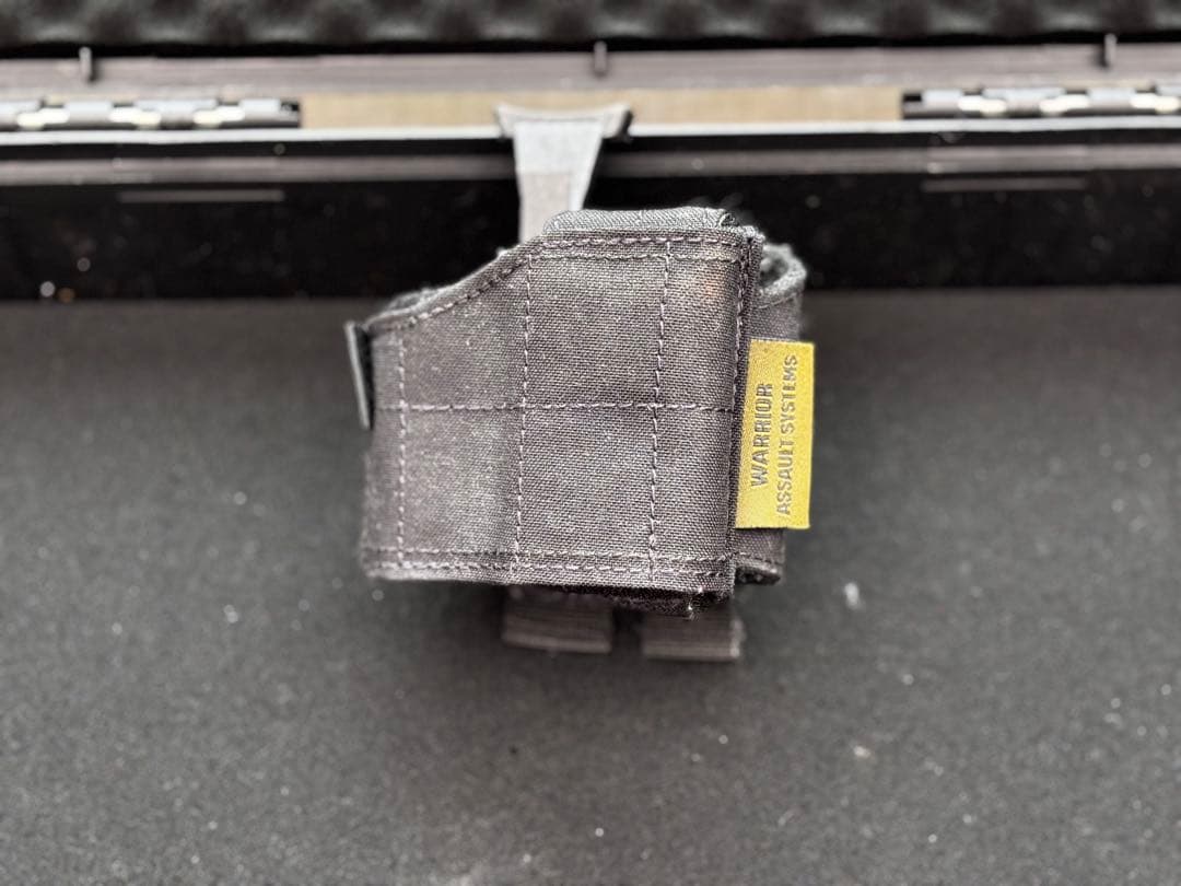 WARRIOR ASSAULT SYSTEMS ユニバーサルホルスター 右用/黒