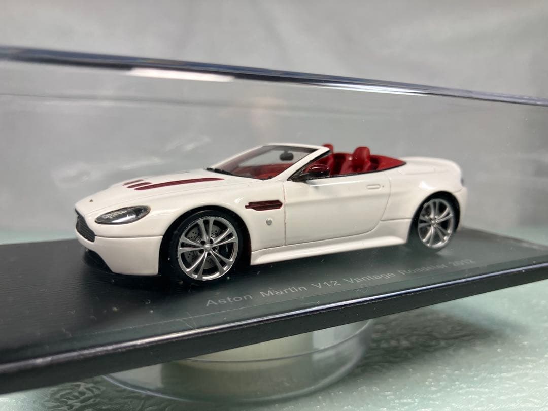 ミニカー Spark Aston Martin V12 Vantage Roadster