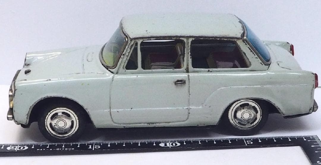 萬代屋【トヨタ パブリカ黄緑】ブリキtin toy car自動車ミニカー【箱無】