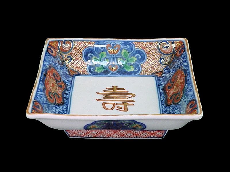 大聖寺伊万里　金襴手　七宝紋に寿紋の図　角皿　N624AS-CUv