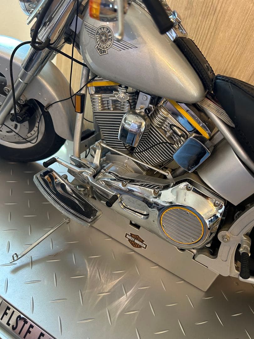 ディアゴスティーニ FAT BOY ハーレーダビッドソン 1/4 模型