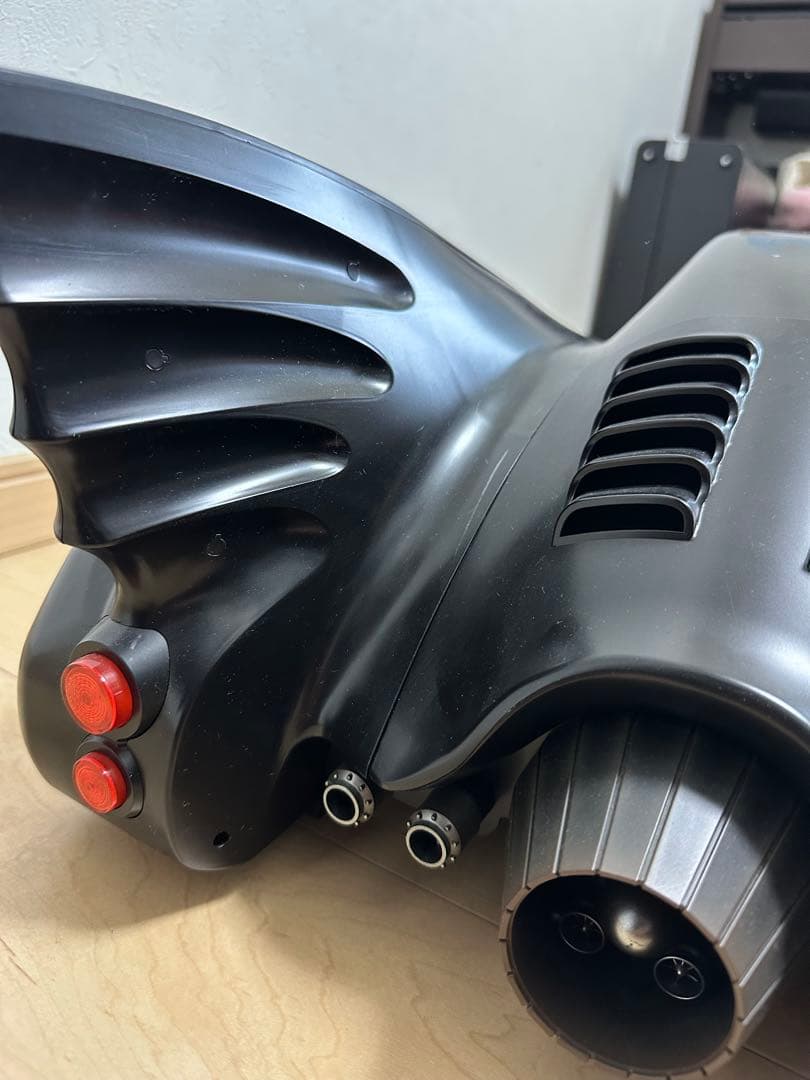 ホットトイズ　バットモービル1/6