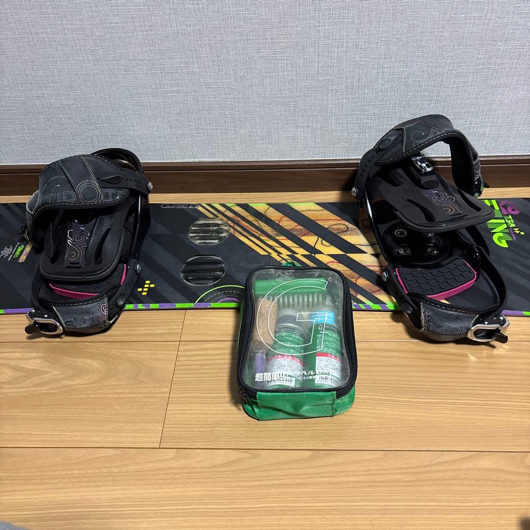 K2スノーボード ブラック/イエロー バインディング ワックス、ボードケース付き