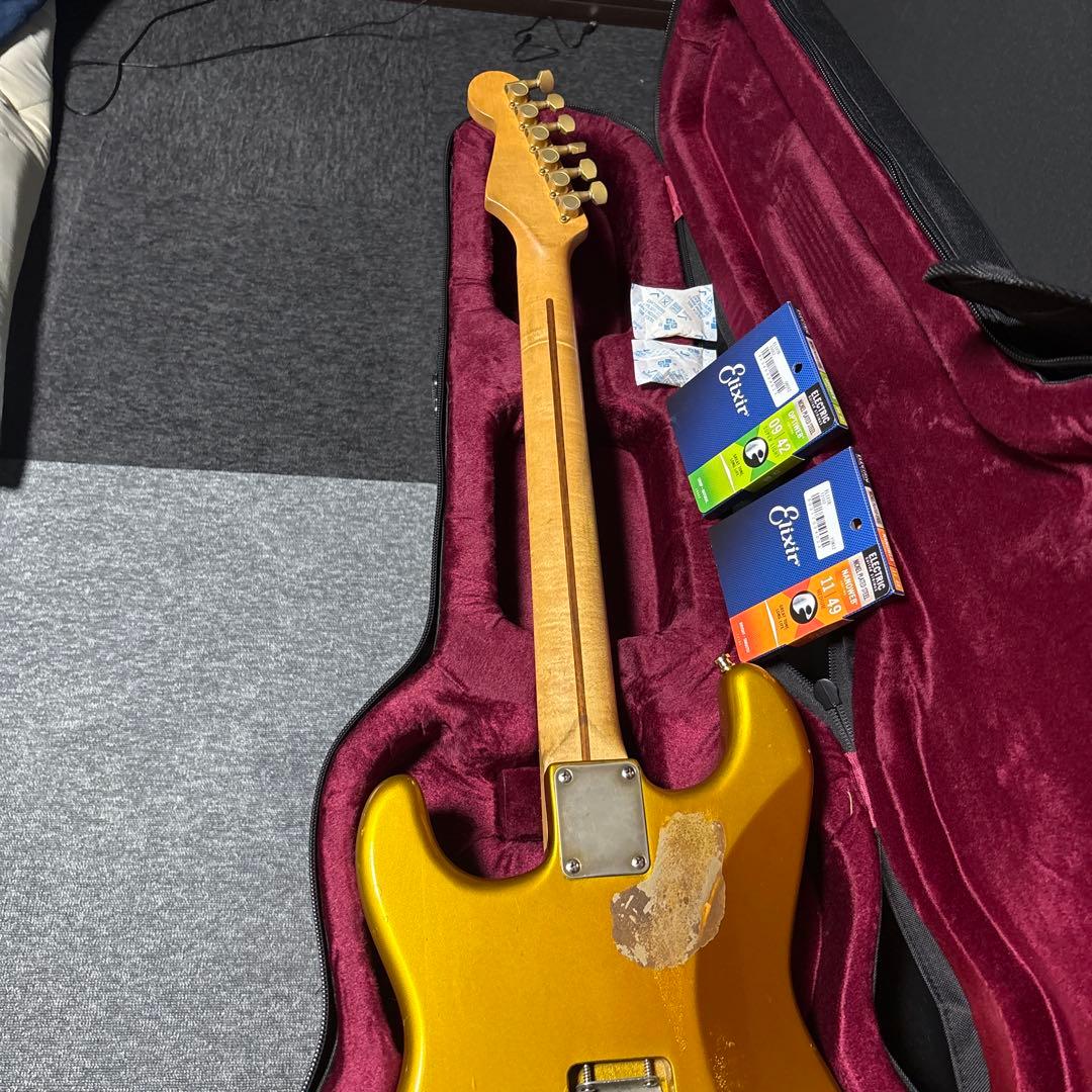 オールゴールド ストラトタイプ　個人制作　セミハードケース(ほぼ新品)弦、付き