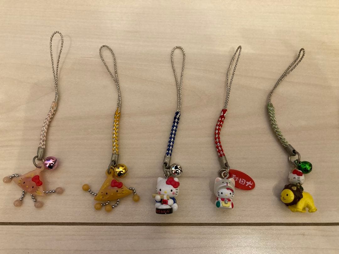 ご当地キティちゃん　ストラップ22個