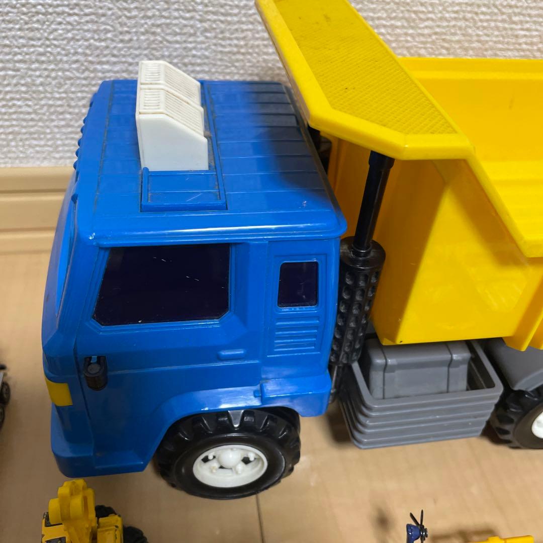 トミカまとめ売り　働く車　70台＋トラック