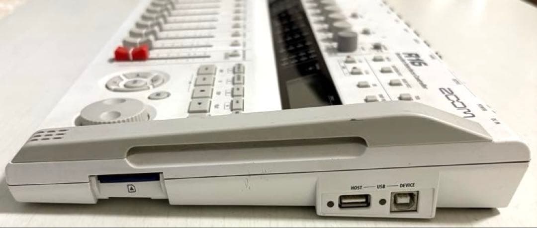 ZOOM R16 マルチトラックレコーダー / オーディオインターフェース