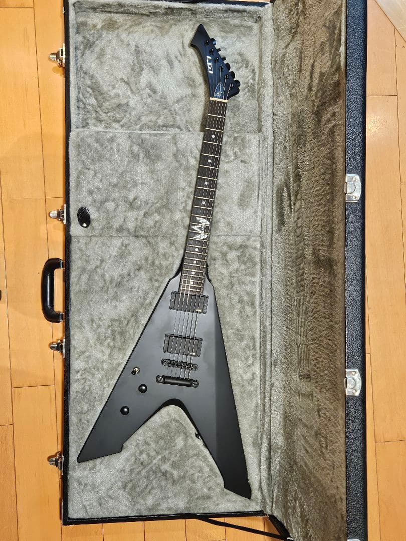 希少　LTD / Vulture Black Satin Lefty