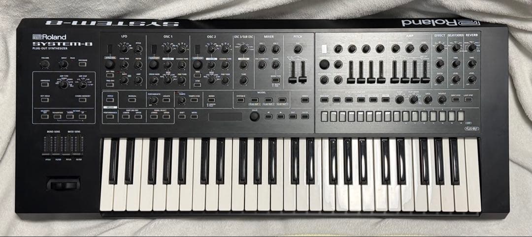 Roland SYSTEM-8 シンセサイザー