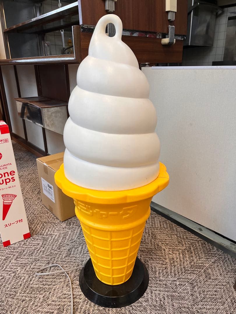 アイスクリームディスプレイ　ホワイト