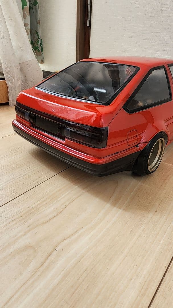 ず*い様 AE86 1/10ボディ 電動開閉リトラキット付き