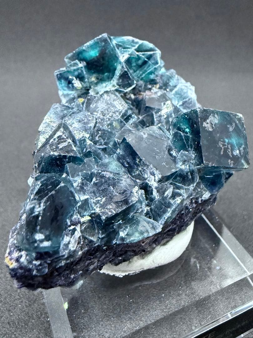 フローライト ナミビア Okorusu Mine産　蛍石　原石