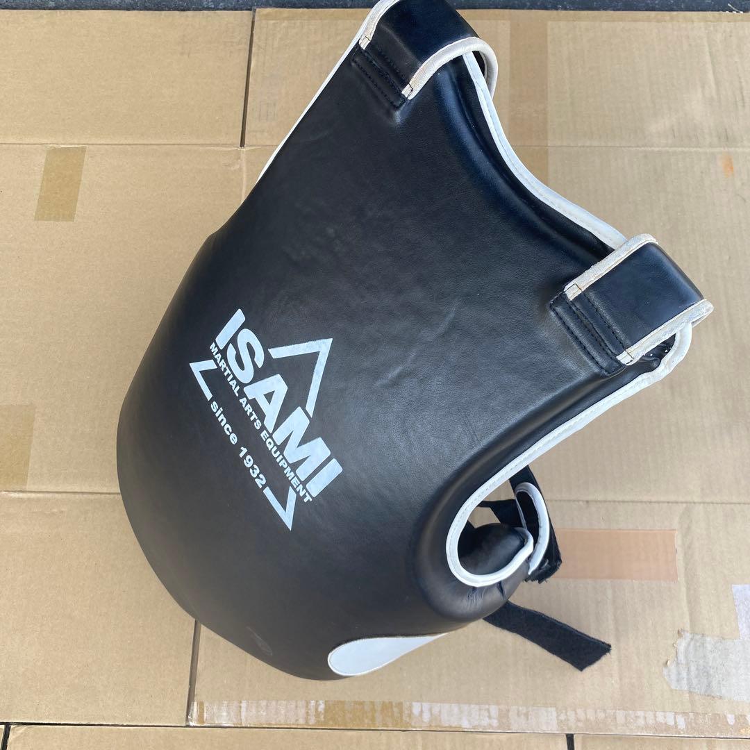 ISAMI キックミット 黒/白