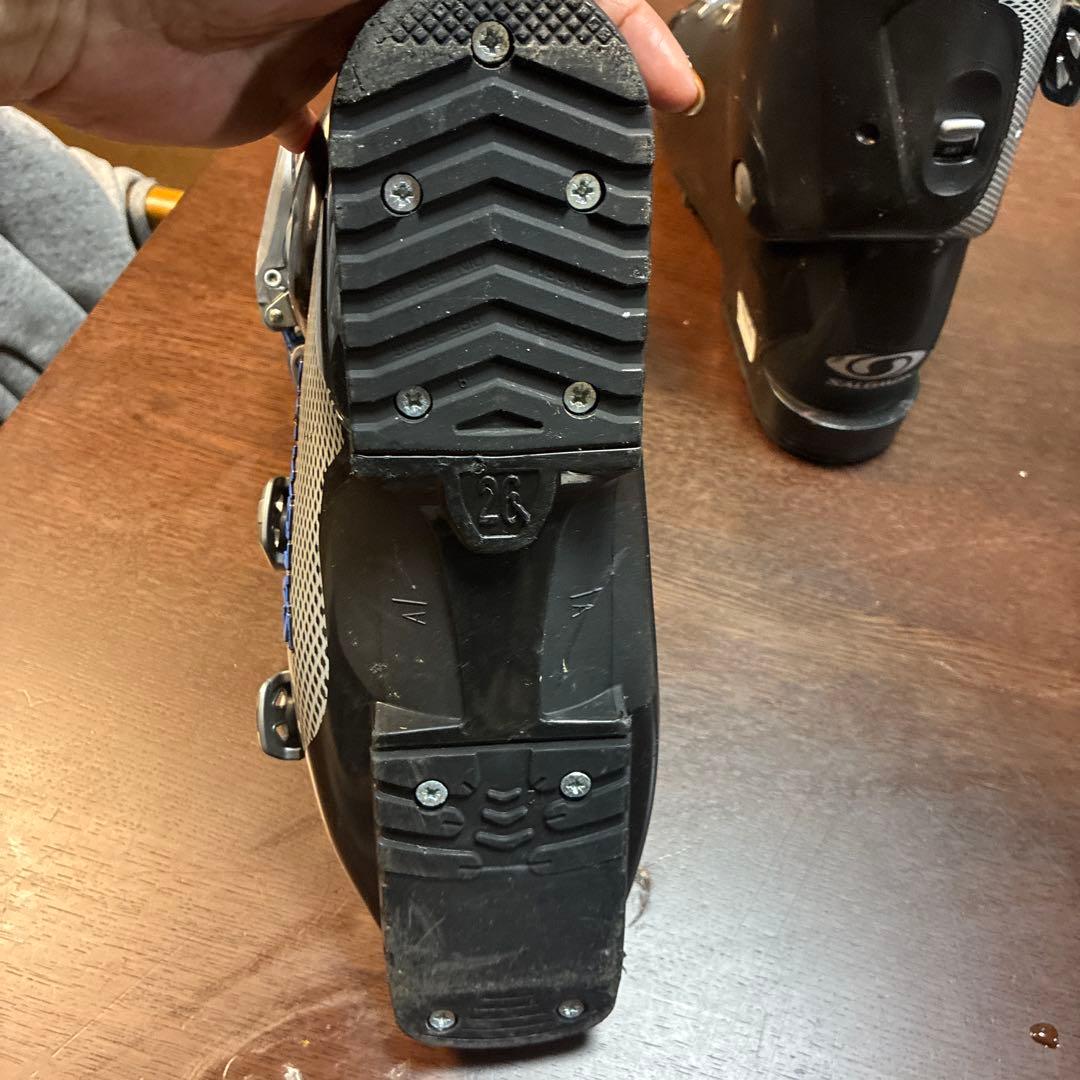 H*a様 SALOMON スキー用ブーツ 黒 4バックル