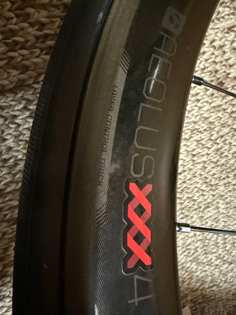 Bontrager Aeolus XXX 4 TLR Clincher ホイール