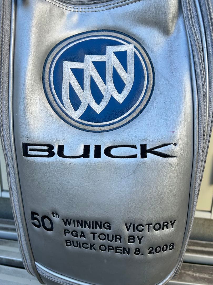 希少タイガーウッズBUICK 50周年記念キャディバッグ シルバー/ブルー