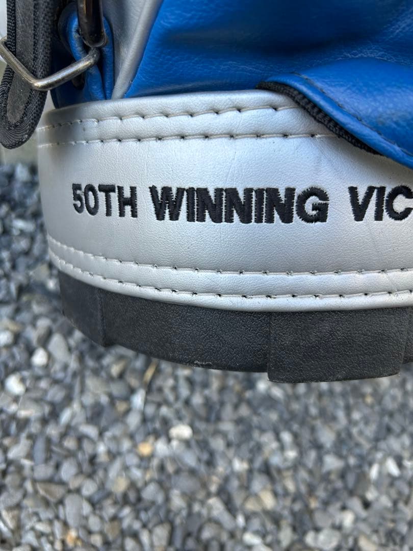 希少タイガーウッズBUICK 50周年記念キャディバッグ シルバー/ブルー