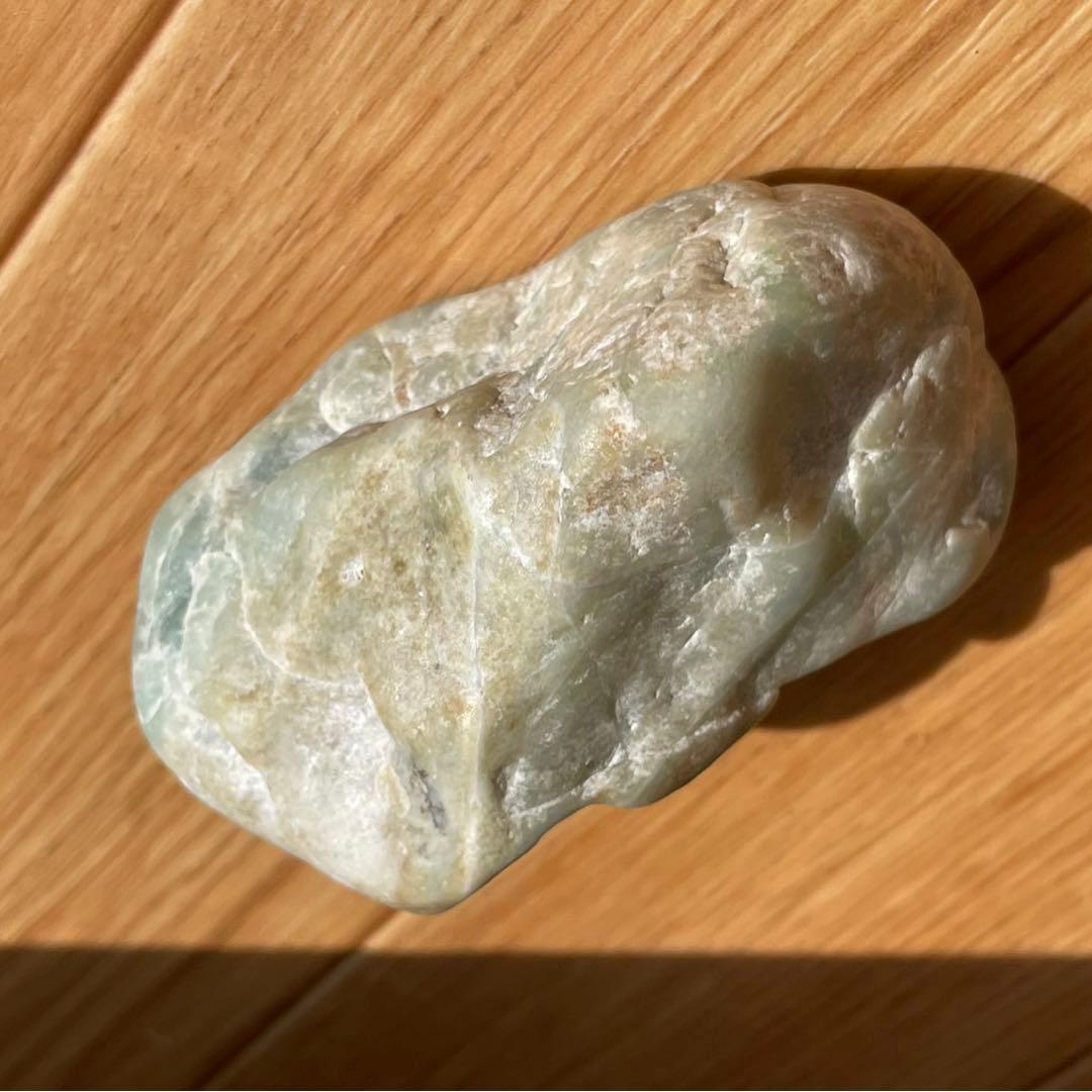 希少！ 糸魚川　水色　翡翠原石　ひすい