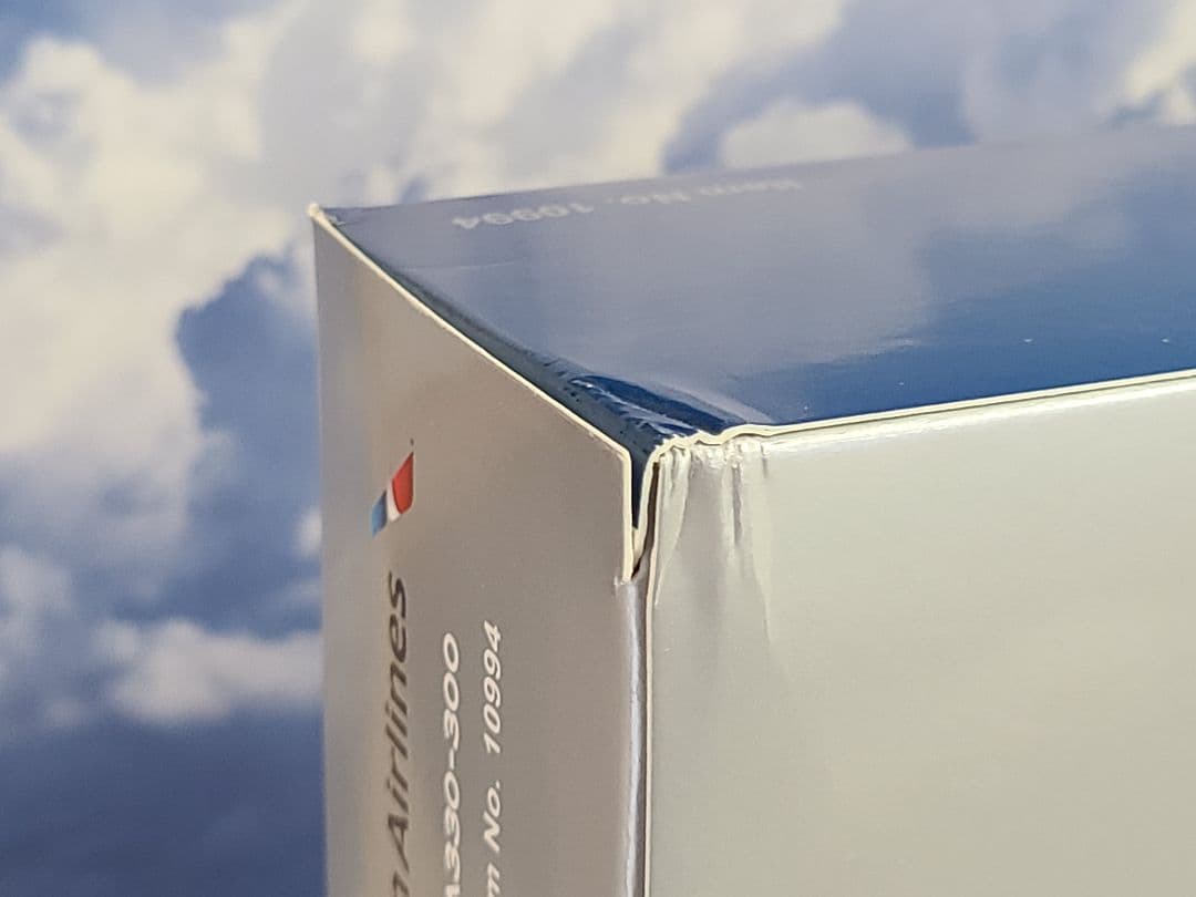 エアバス A330-300 アメリカン航空 (ギア/スタンド付属) 1/200