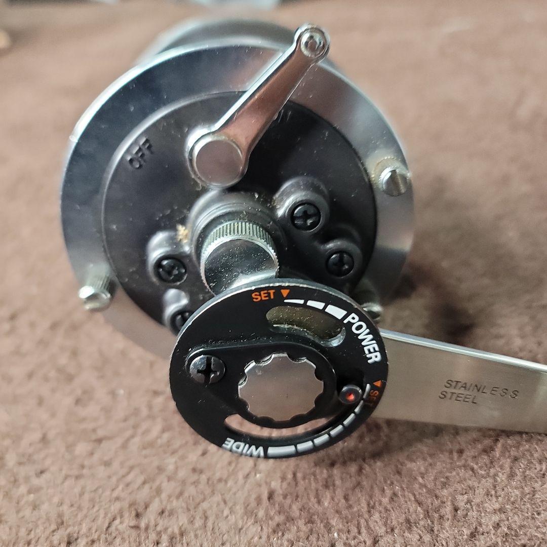 ダイワ 石鯛 300 石鯛リール ハンドルドラグ