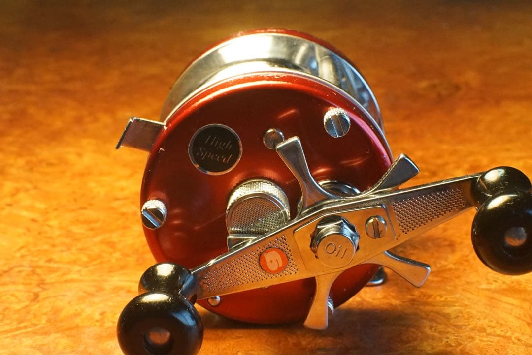 ABU アンバサダー 5500 メンテ済 フレーム修正済 チェリーレッド