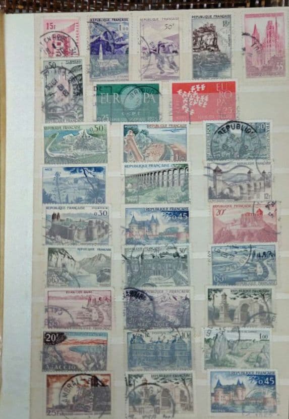 主にフランスの使用済み切手