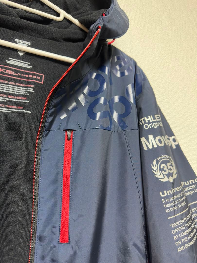 未使用タグ付き　デサント EKS+THERMO ウインドブレーカー