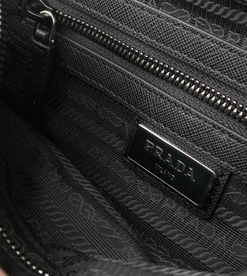 プラダ クロスボディバッグ ブラック 保存袋付き 中古