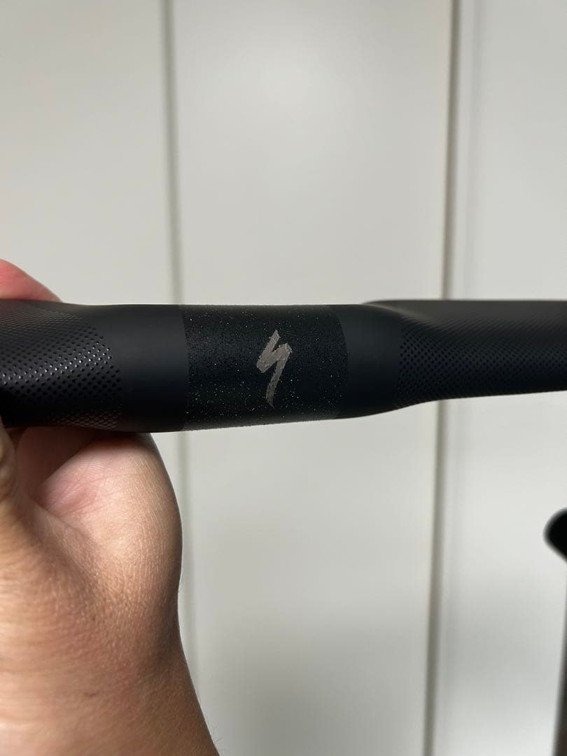 新品　エアロフライ2風　ドロップハンドル　カーボン　ケーブル内装　軽量　ロード