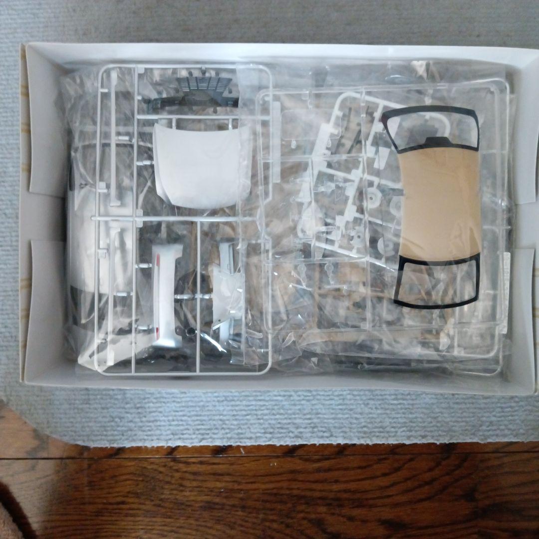 CROWN ' Saloon' 1/24 未組立