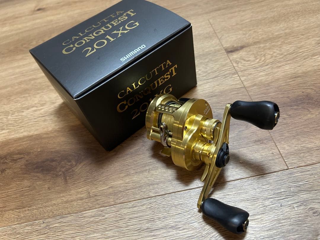 21カルカッタコンクエスト201 XG （左）