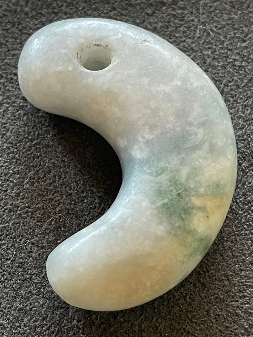 古墳時代 翡翠勾玉 出土品