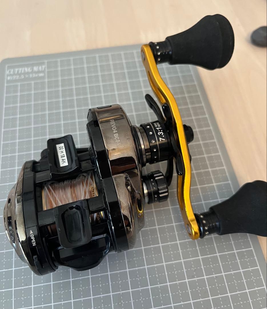 アブガルシア　ビックシューターコンパクトREVO4 ギア比7.3:1