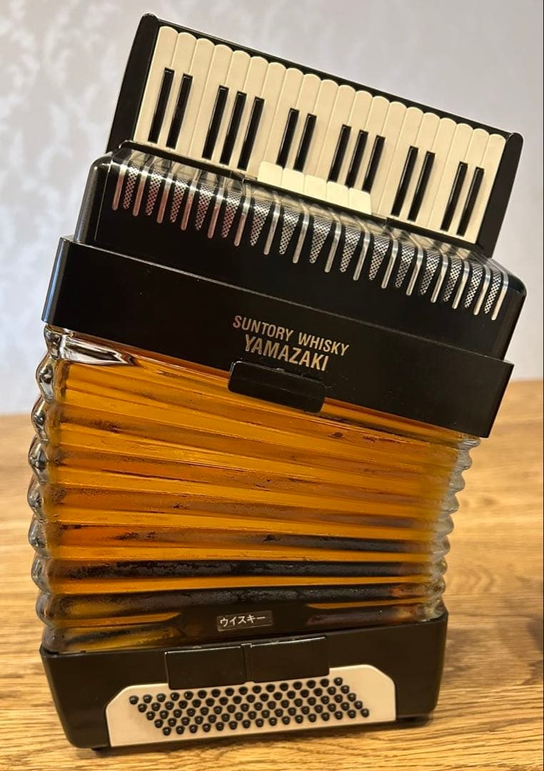山崎　サントリー　アコーディオン　ウイスキー　楽器　ブランデー　マリンバ