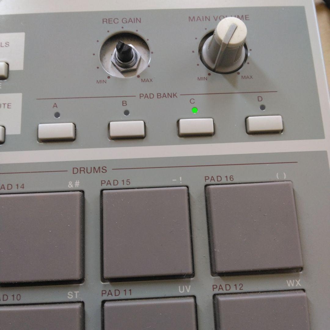 DJ機材 AKAI MPC 2000XL