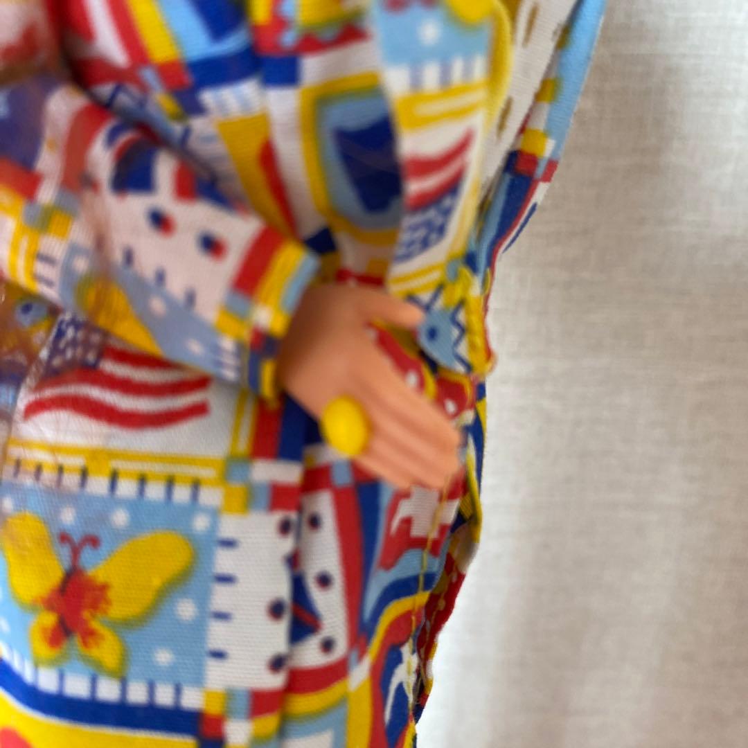 バービー人形、ビンテージ鮮やか服